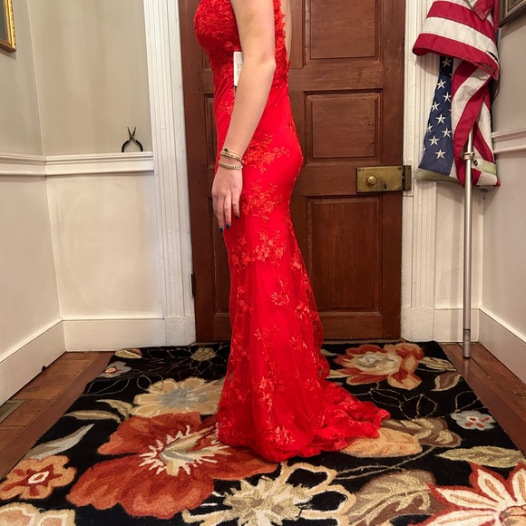 Gorgeous unique RED evening gown! - Picture 6 of 6